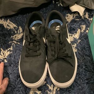 Great condition Nike SB Charge Canvas